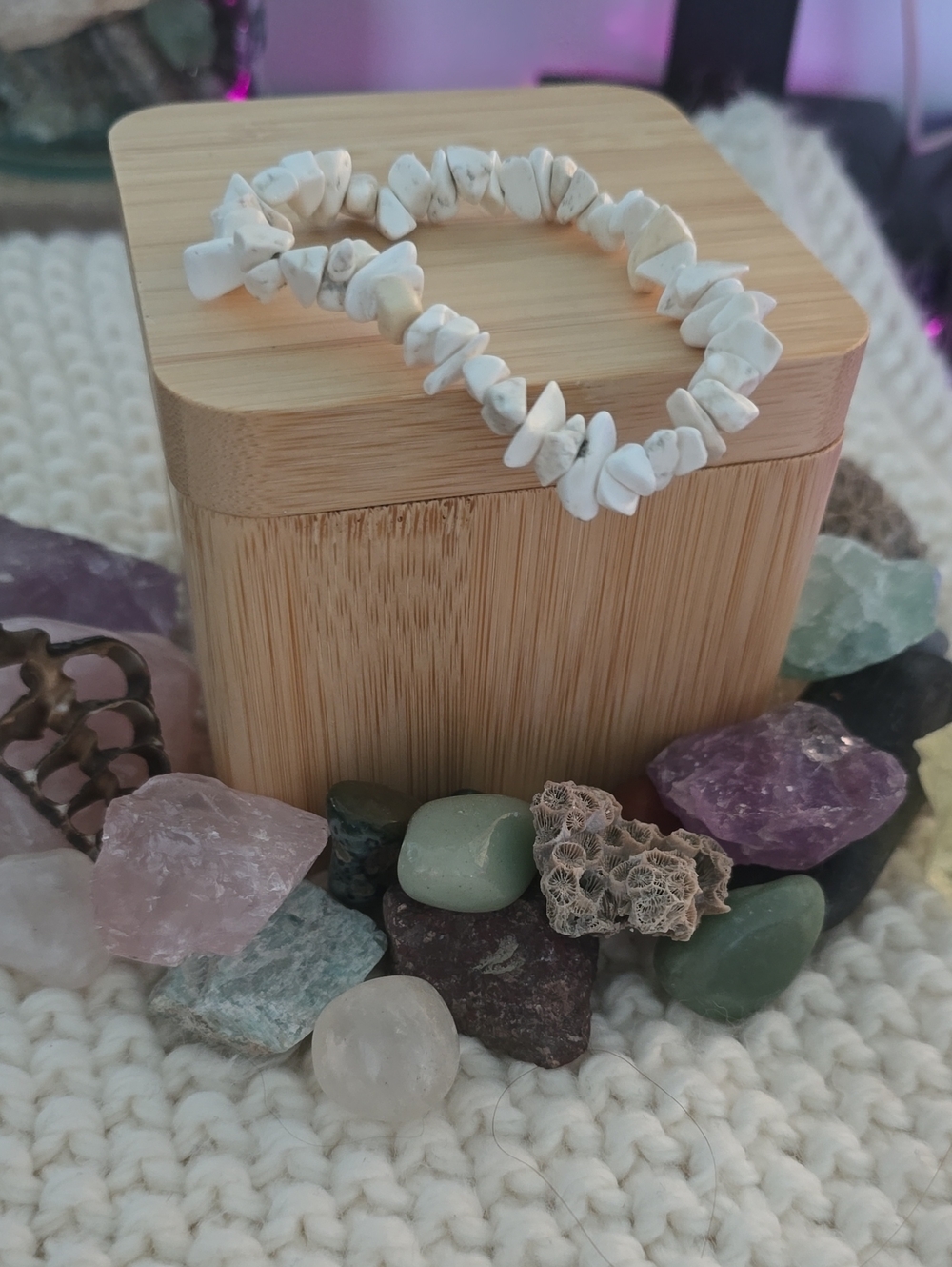 White Howlite Chip Stretch Bracelet - Women Accessories